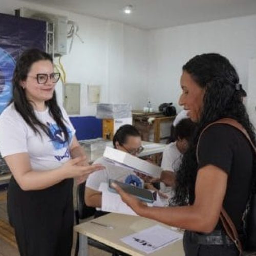 Mais de 80 alunos do Programa Vencer de Guajará-Mirim e Vilhena recebem kits profissionais após conclusão dos cursos