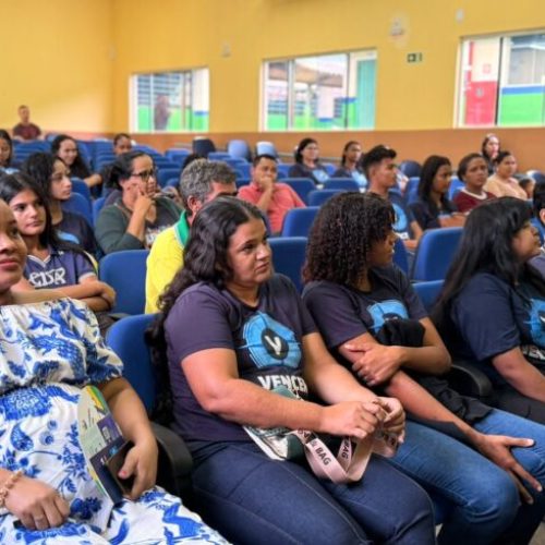 Governo de RO entrega kits profissionais e certificados do Programa Vencer a 124 concluintes