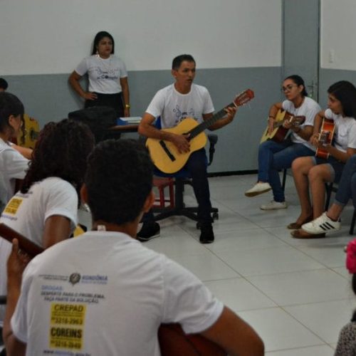Oficina de Musicoterapia “Emoção, Corpo e Alegria” é ofertada no Caps e no Cero, em Porto Velho