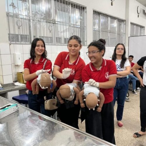 Estudantes de escolas públicas de Porto Velho visitam Universidade Federal de Rondônia