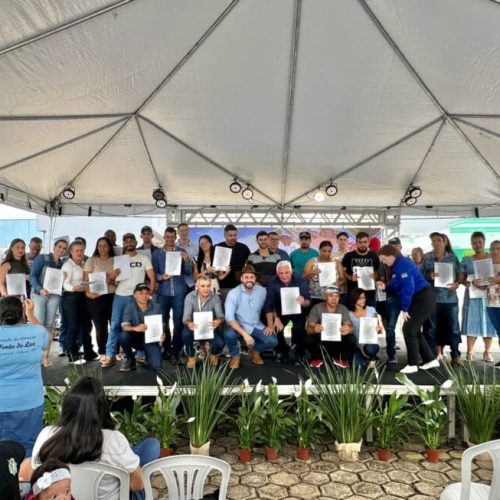 Contratos de crédito fundiário são entregues pelo governo de RO e impulsionam desenvolvimento rural em Vilhena