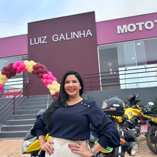 Deputada Cristiane Lopes entrega ponto de táxi e mototáxi em Nova Mamoré