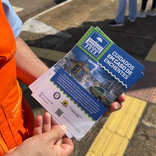 Pit stop educativo orienta a população sobre os cuidados em caso de enchentes