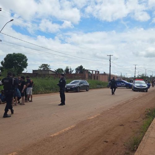 Polícia Militar liberta vítimas em cárcere, recupera veículo roubado e prende suspeitos