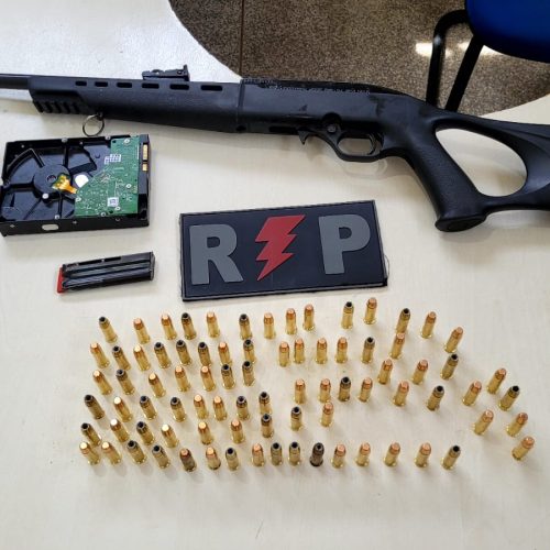POLÍCIA MILITAR APREENDE ARMA DE FOGO E MAIS DE 100 MUNIÇÕES DURANTE DILIGÊNCIAS