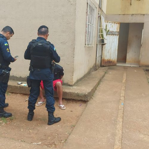 Policiais do 5º BPM prendem suspeito com 15 porções de droga durante ação no Residencial Orgulho do Madeira