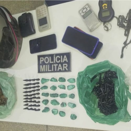 AÇÃO DA PMRO NA OPERAÇÃO BRASIL CONTRA O CRIME ORGANIZADO APREENDE MAIS DE 2,2 KG DE DROGAS E 4 PESSOAS SÃO CONDUZIDAS POR TRÁFICO NO DISTRITO DE NOVO PLANO