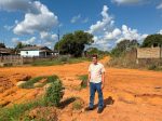 Obra de asfaltamento e drenagem segue paralisada em União Bandeirantes e vereador Adalto cobra solução imediata