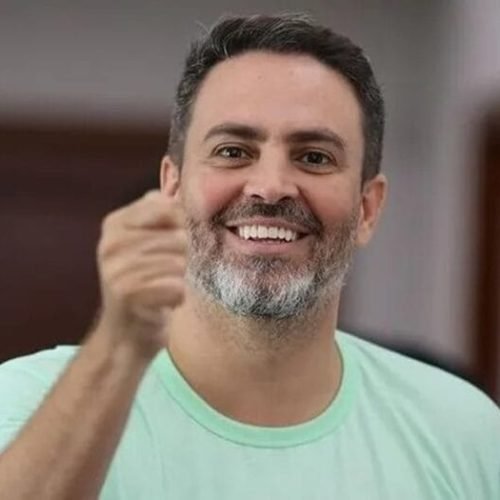 Prefeito publica decreto com equipe de transição da prefeitura e de Léo Moraes