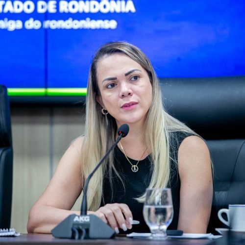 Comissão aprova proposta da deputada Cláudia de Jesus para agilizar apoio psicológico a vítimas de abuso