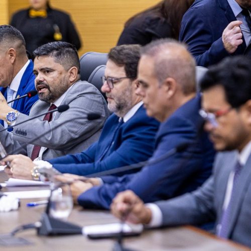 Assembleia aprova PEC que garante acúmulo de cargos para policiais e bombeiros militares