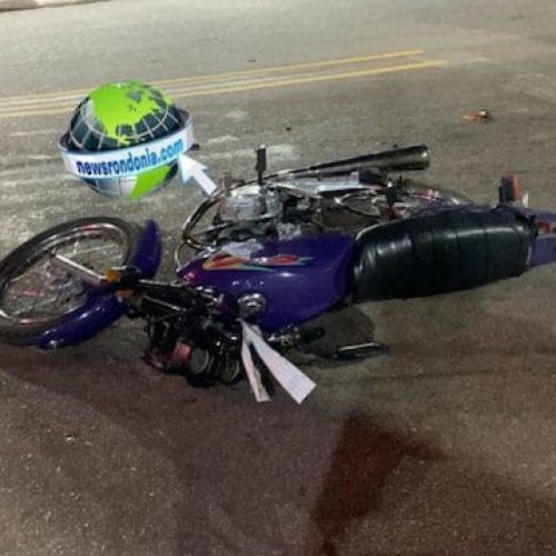 Pickup invade preferencial e causa grave acidente com motoboy
