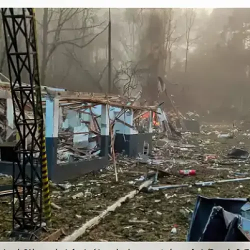 Explosão em fábrica: Bombeiros do Paraná reiniciam buscas pelos corpos