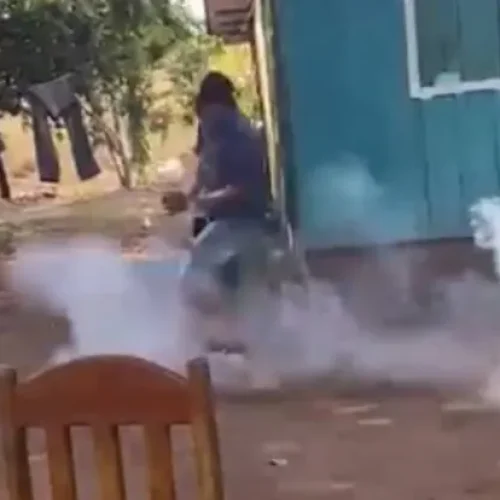 Homem tem parte do pé arrancado ao tentar apagar bombinha em Rondônia