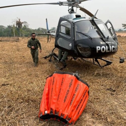 Governo de RO reforça combate aos focos de incêndio no Parque Guajará-Mirim com uso do helicóptero Falcão 2