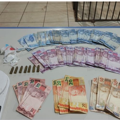 Polícia Miliar apreende menor por tráfico e prende suspeito com drogas e munições em área conhecida por uso de entorpecentes