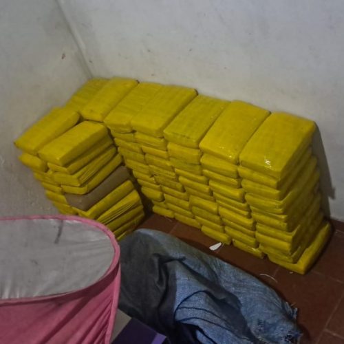 PM desmantela depósito do tráfico e apreende mais de 328 quilos de drogas em Cacoal