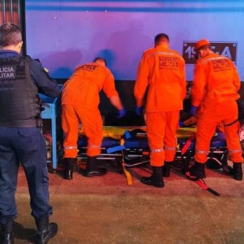 Rapaz é resgatado por Bombeiros após discutir com outro e ser esfaqueado