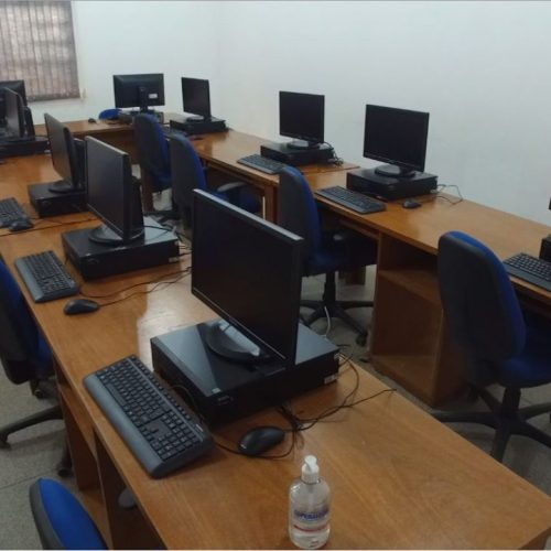 Com apoio de Cláudia de Jesus, escola de Teixeirópolis recebe investimento em computadores