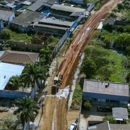 Mais de 40 ruas do bairro Três Marias recebem manutenção e reparos