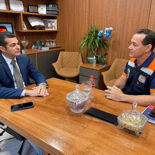 Combate aos incêndios nas zonas rurais dos distritos são prioridades em reunião entre Vereador Adalto e Coronel da Defesa Civil
