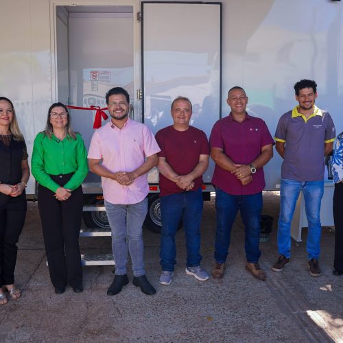 Deputado Marcelo Cruz entrega trailer para saúde de Pimenta Bueno