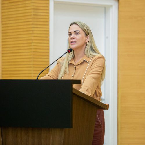 Compromisso com o povo marca discurso da deputada Cláudia de Jesus na tribuna na Alero