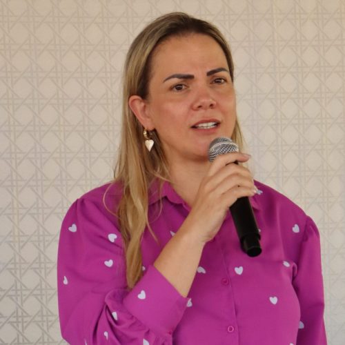 Cláudia de Jesus cobra atendimento humanizado a pacientes do interior em Porto Velho