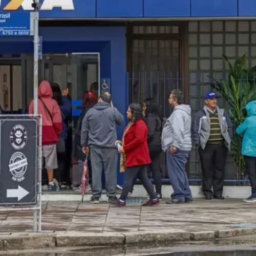 Caixa Econômica vai leiloar mais de 500 imóveis