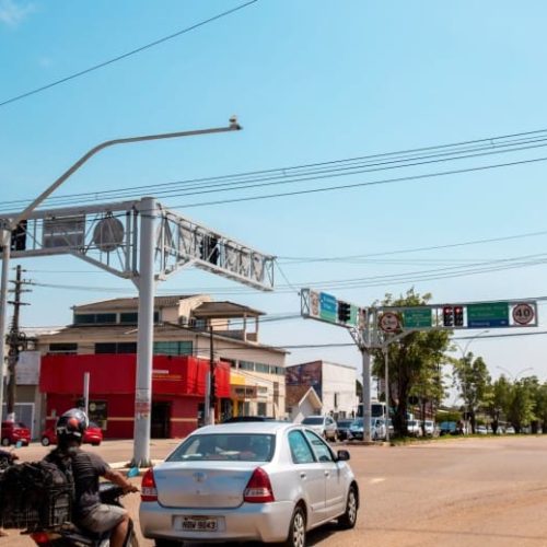 Sinalização semafórica intermitente já está funcionando em Porto Velho