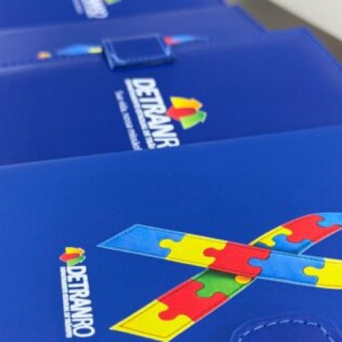 Distribuída gratuitamente, Carteira Azul garante atendimento inclusivo aos condutores com TEA em Rondônia