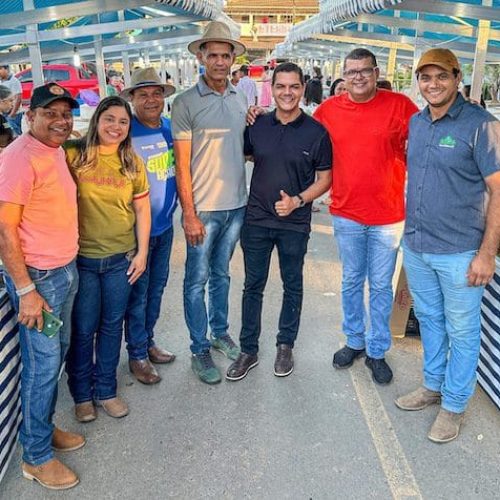 Cássio Gois investe em agricultura familiar e entrega tendas para feira de Ministro Andreazza