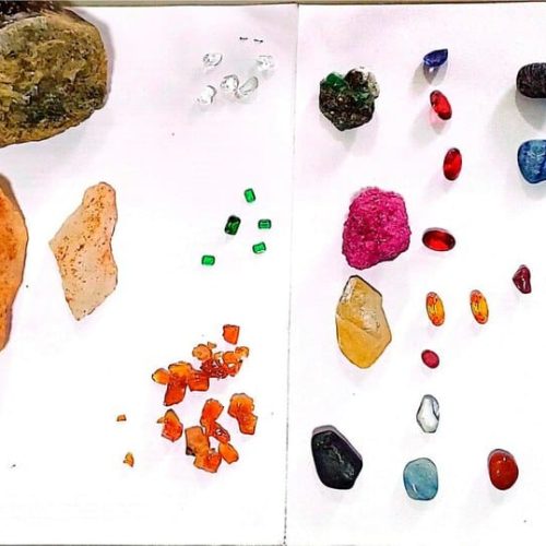 PRF em Rondônia apreendeu 67 pedras preciosas em veículo de passeio