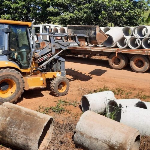 Instalação de tubos de concreto inicia em Nova União com emenda de Cláudia de Jesus