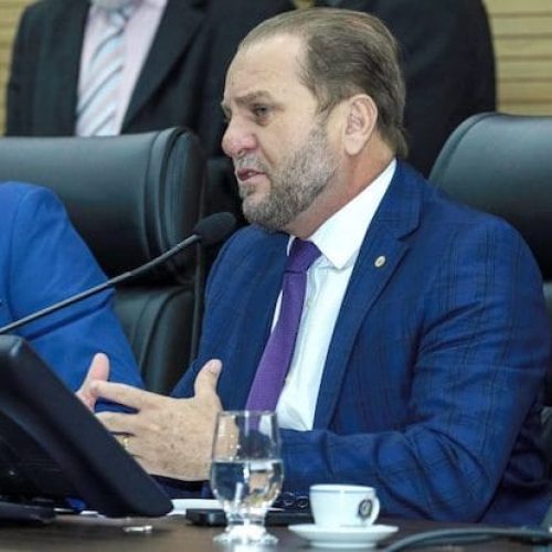 Deputado Cirone Deiró busca mais prazo para empresários que aderiram ao Refaz