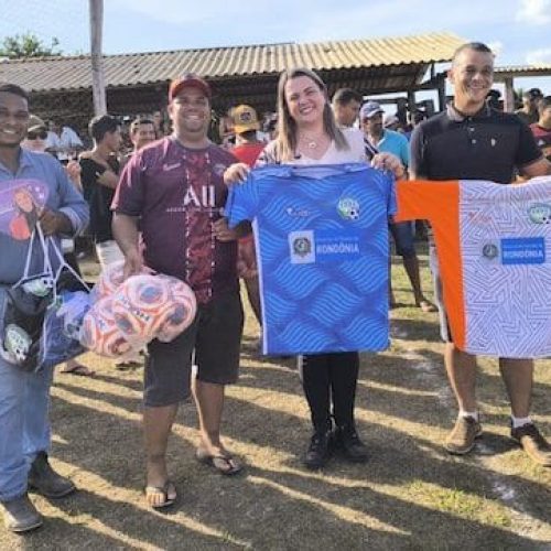 Cláudia de Jesus apoia os esportes em Nova Mamoré e visita indígenas