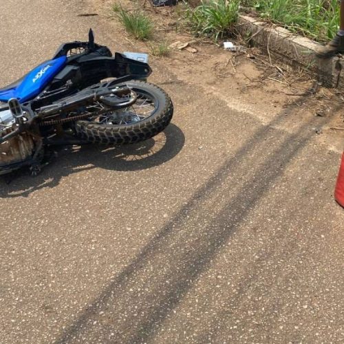 Colisão entre caminhão e moto deixa ferido na Zona Sul de Porto Velho