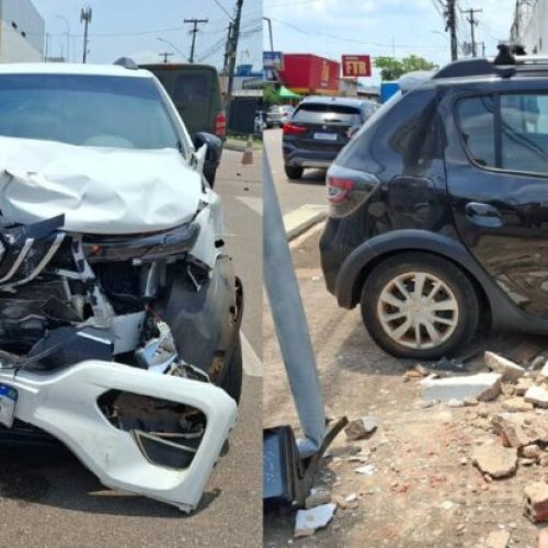 Colisão entre dois carros deixa danos no portão da Vila Militar em Porto Velho