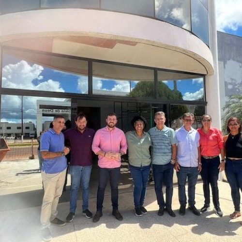 Sílvia Cristina vistoria obras do Centro de Prevenção e Diagnóstico do Câncer