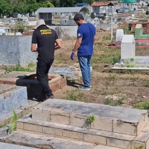 Corpo é encontrado dentro de túmulo no Cemitério Santo Antônio em Porto Velho