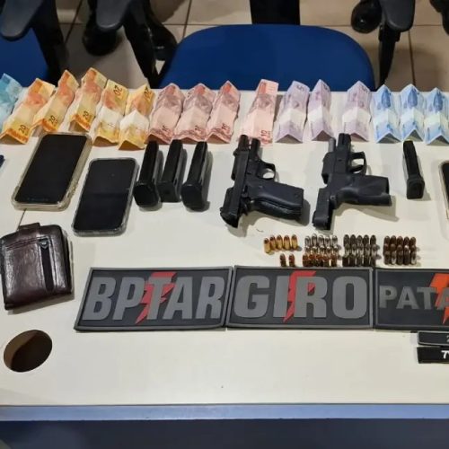 Subtenente e Cabo da Marinha são presos negociando pistola com membros de facção