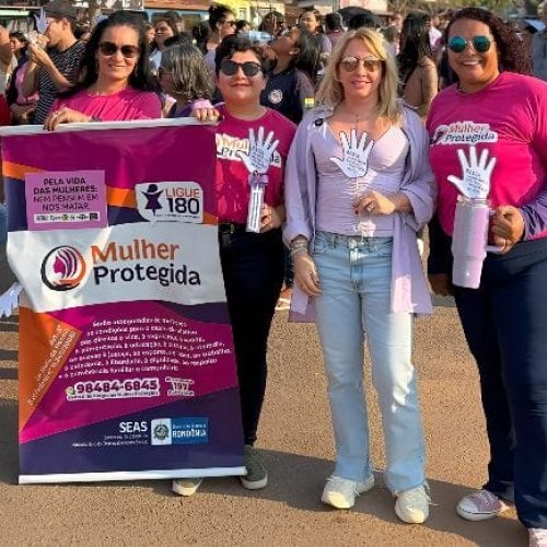 Ieda Chaves participa de caminhada pelo fim da violência contra a mulher em Nova Mamoré