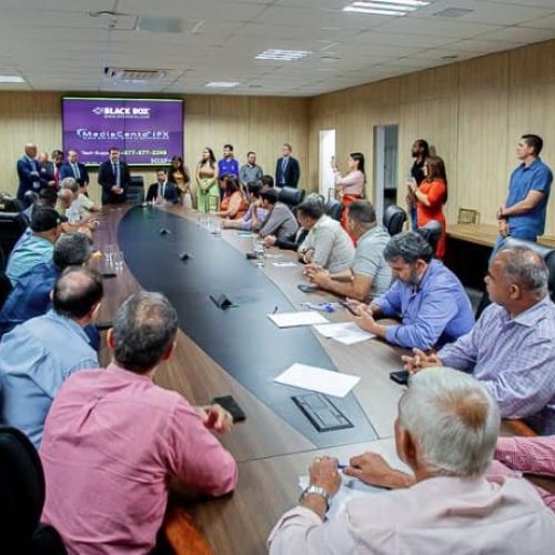 Assembleia Legislativa recebe comitiva com mais de 20 prefeitos de Rondônia