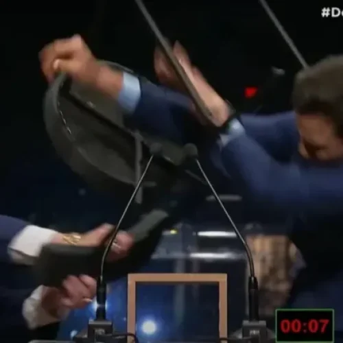 VÍDEO: Outro ângulo da cadeirada de Datena em Pablo Marçal