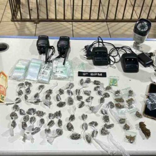 Denúncia de moradores leva PM a ponto de drogas e termina com dois adolescentes apreendidos no Areal