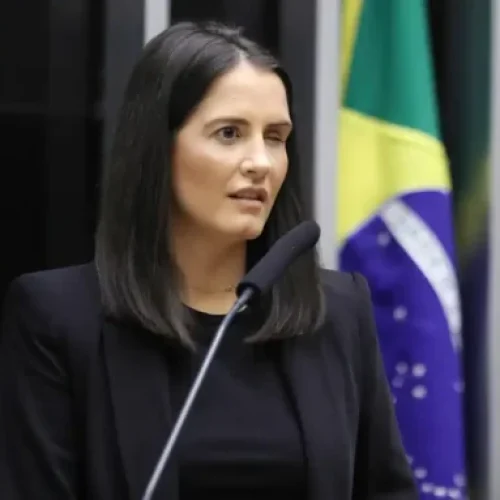 Morre a deputada mato-grossense Amália Barros