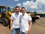 Adalto de Bandeirantes participa da entrega de retroescavadeiras para distritos de Porto Velho