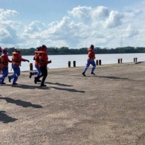 Simulado ambiental no Porto de Porto Velho treina brigadistas para conter derrames de óleo no Rio Madeira