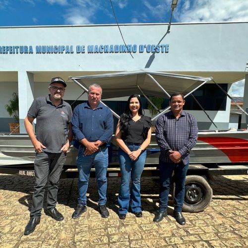 Cristiane Lopes reforça apoio a assistência social com entrega de barco e equipamentos em Machadinho D’Oeste