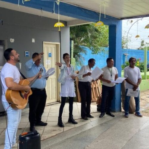 Grupo de música do CAPS se apresenta no Pronto-Socorro João Paulo II